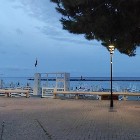 Hotel Fortuna San Bartolomeo Al Mare Exteriér fotografie