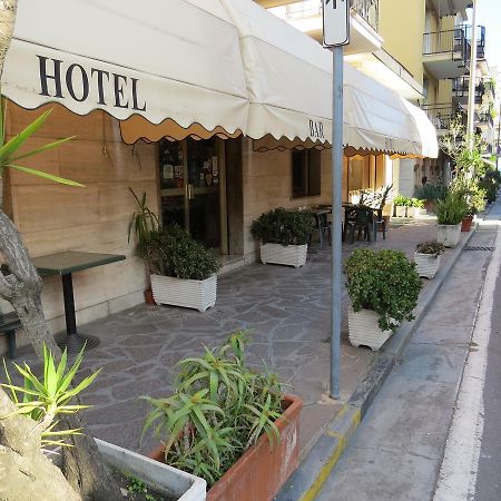 Hotel Fortuna San Bartolomeo Al Mare Exteriér fotografie