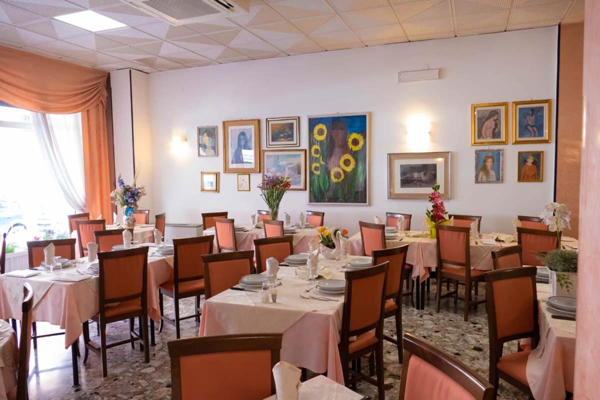 Hotel Fortuna San Bartolomeo Al Mare Exteriér fotografie